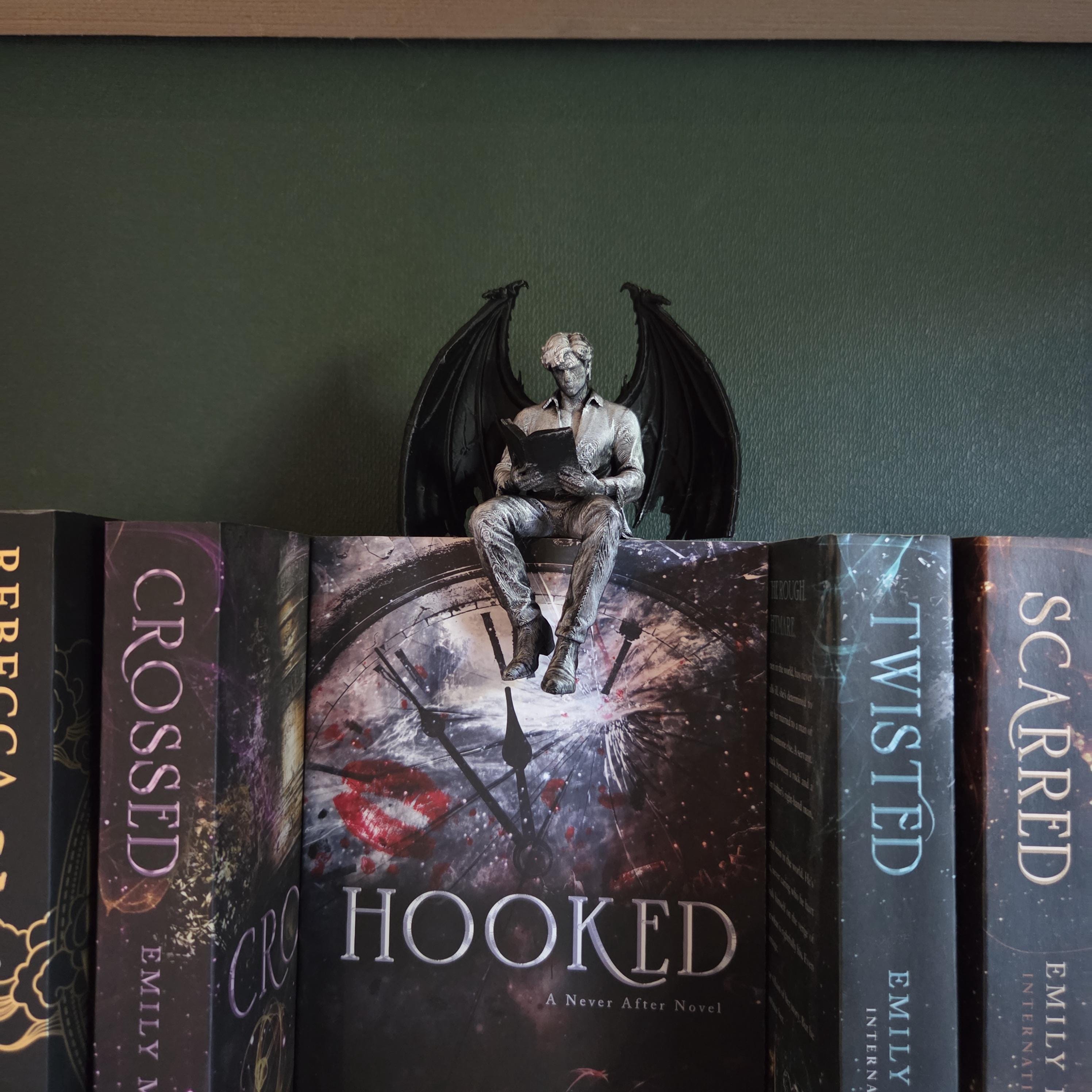 Winged Dark Romance Reader Shelf Sitter – Gothic Bookish Decor, Fantasy Book Nook Figure, Dark Academia Bookshelf Gift