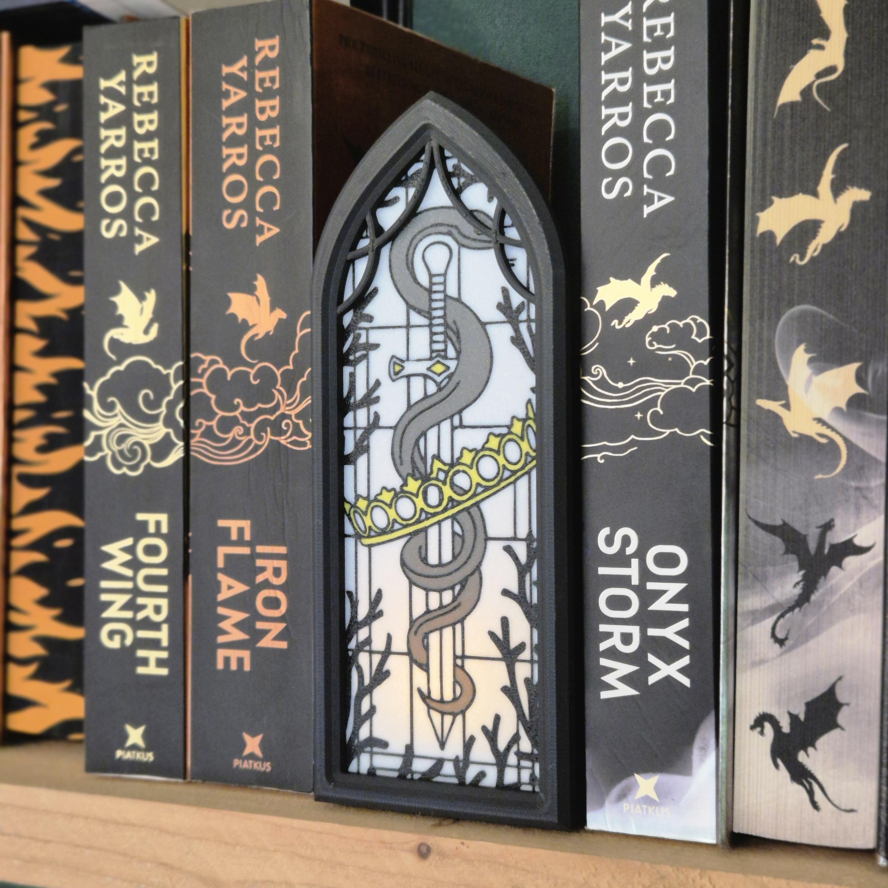 Book Nook The Serpent & Crown – Illuminated Stained Glass with Hidden Storage Forth Wing, onyxstorm