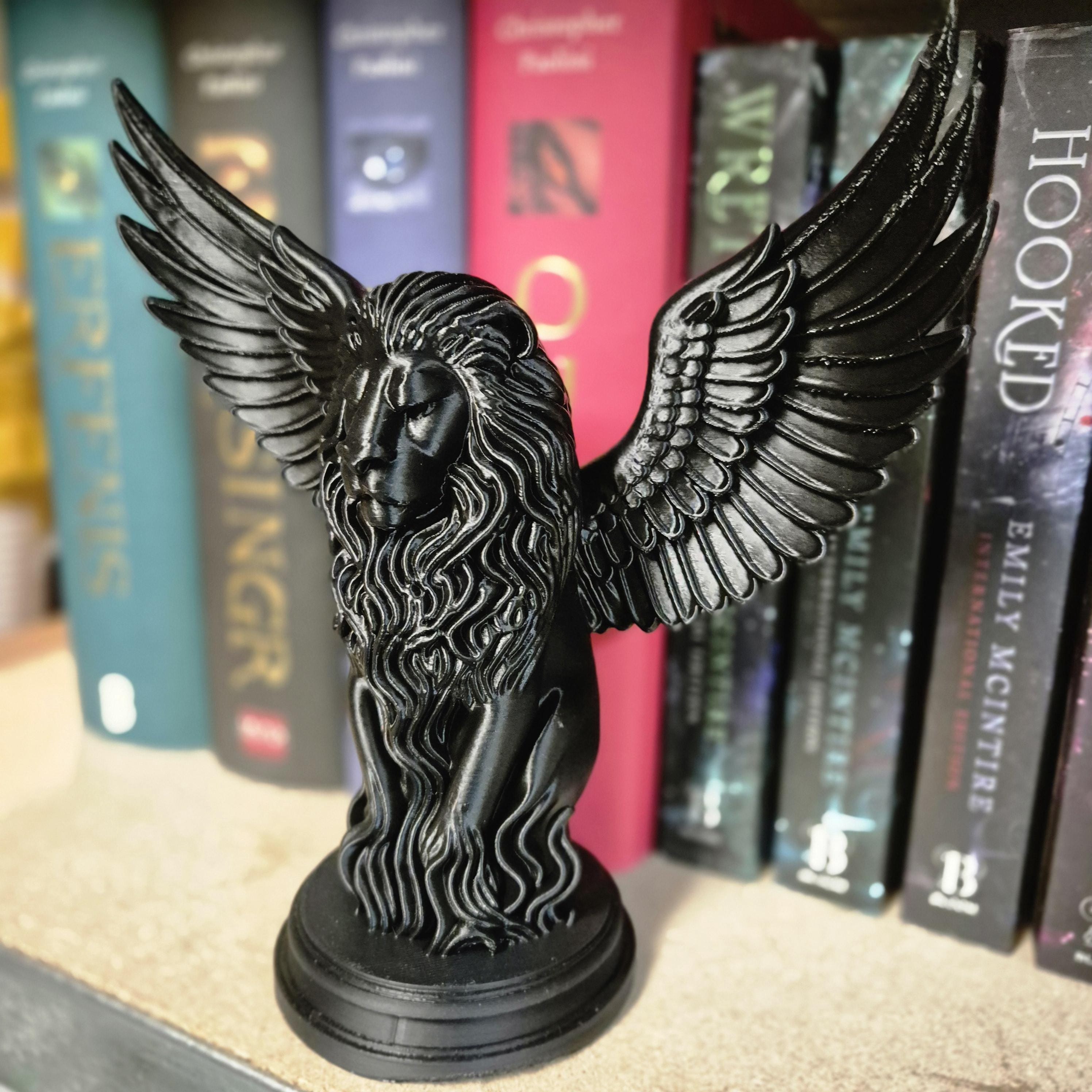 Black Winged Lion Figurine - bookshelf decor – Mythical Creature / Gothic Decor