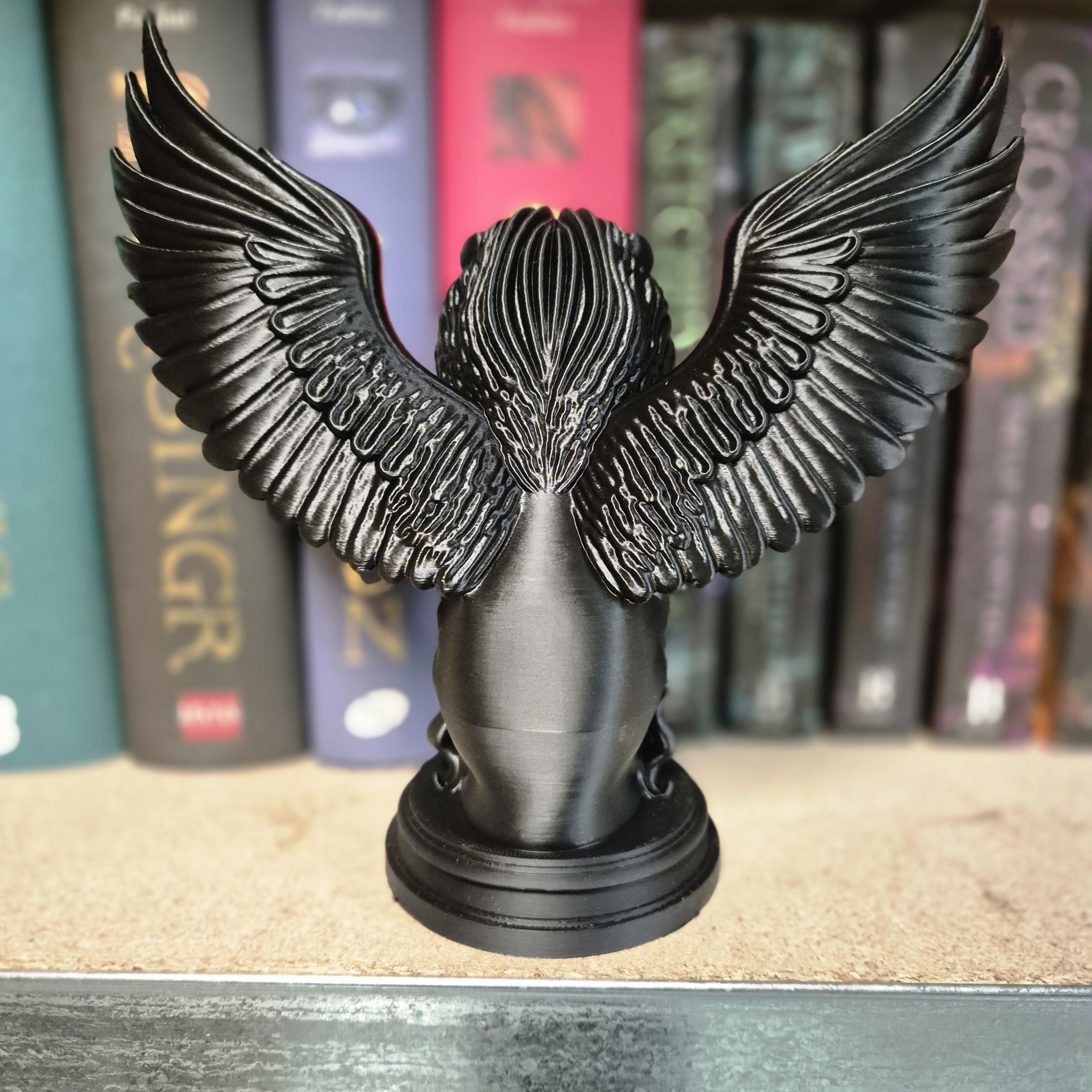 Black Winged Lion Figurine - bookshelf decor – Mythical Creature / Gothic Decor