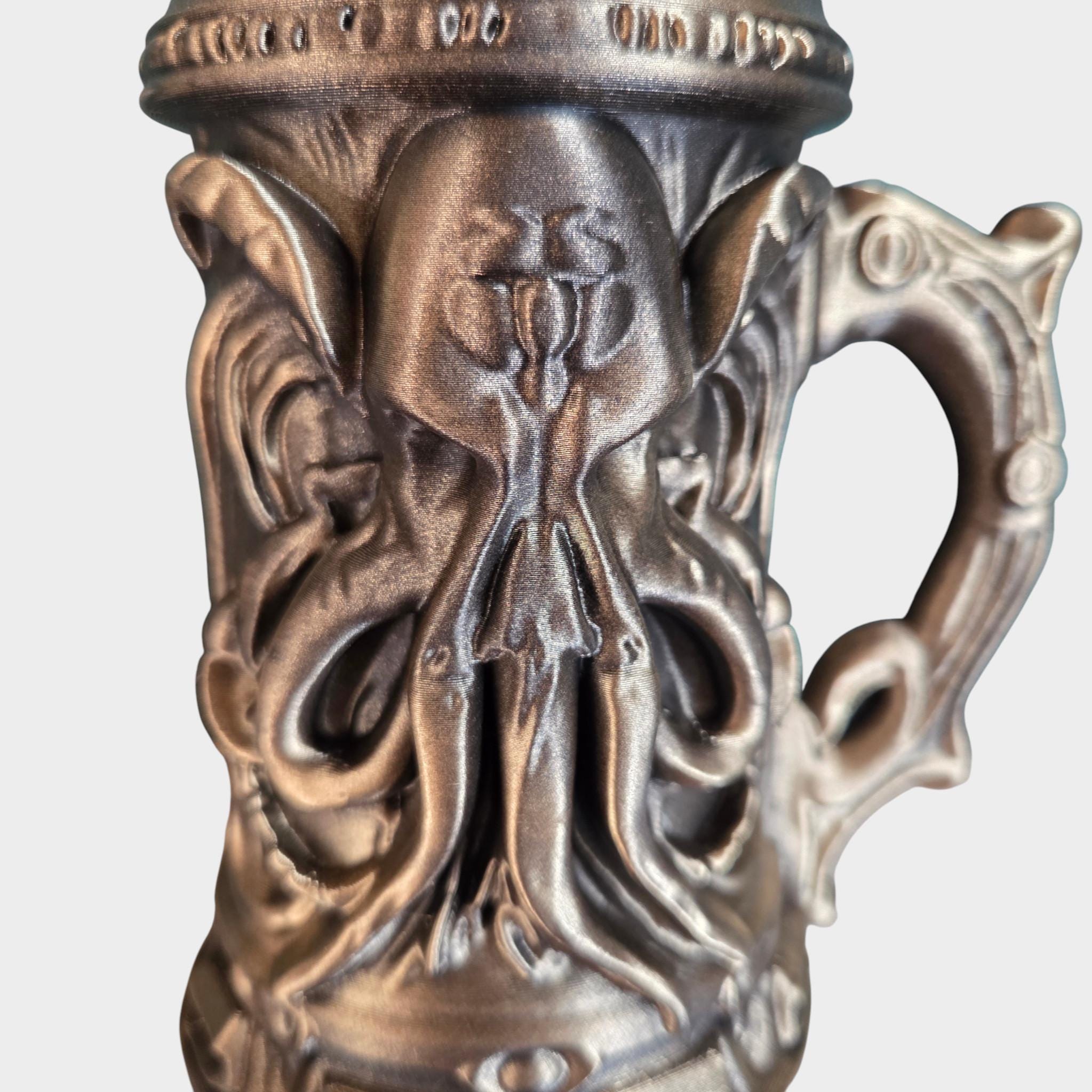 Cthulhu Can Holder Mug – Fantasy Tankard for 330 ml and 500 ml (12 oz / 16–16.9 oz) Cans | Perfect for DND and Tabletop Gaming