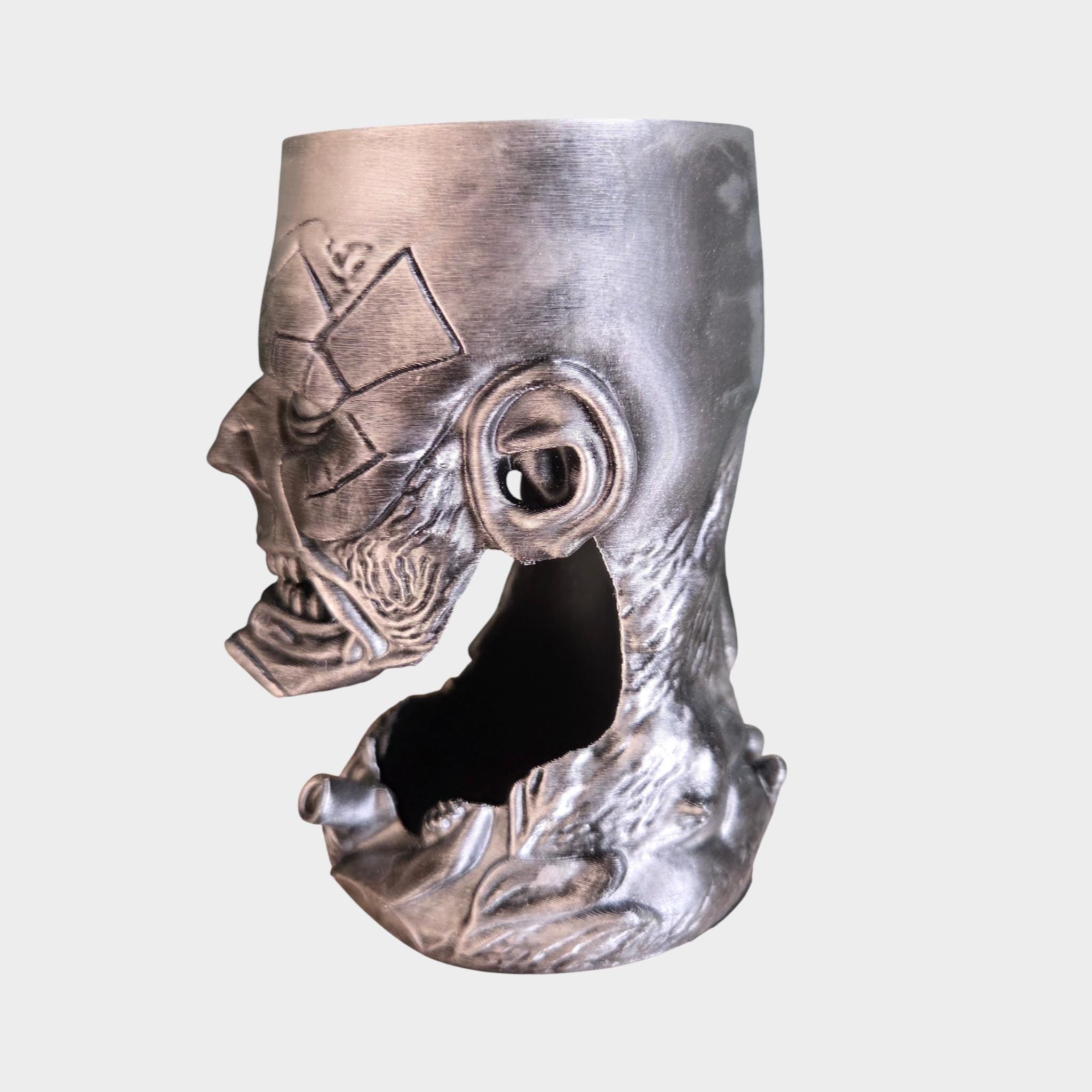 Zombie Can Holder Mug – Fantasy Tankard for 330 ml and 500 ml (12 oz / 16–16.9 oz) Cans | Perfect for DND and Tabletop Gaming