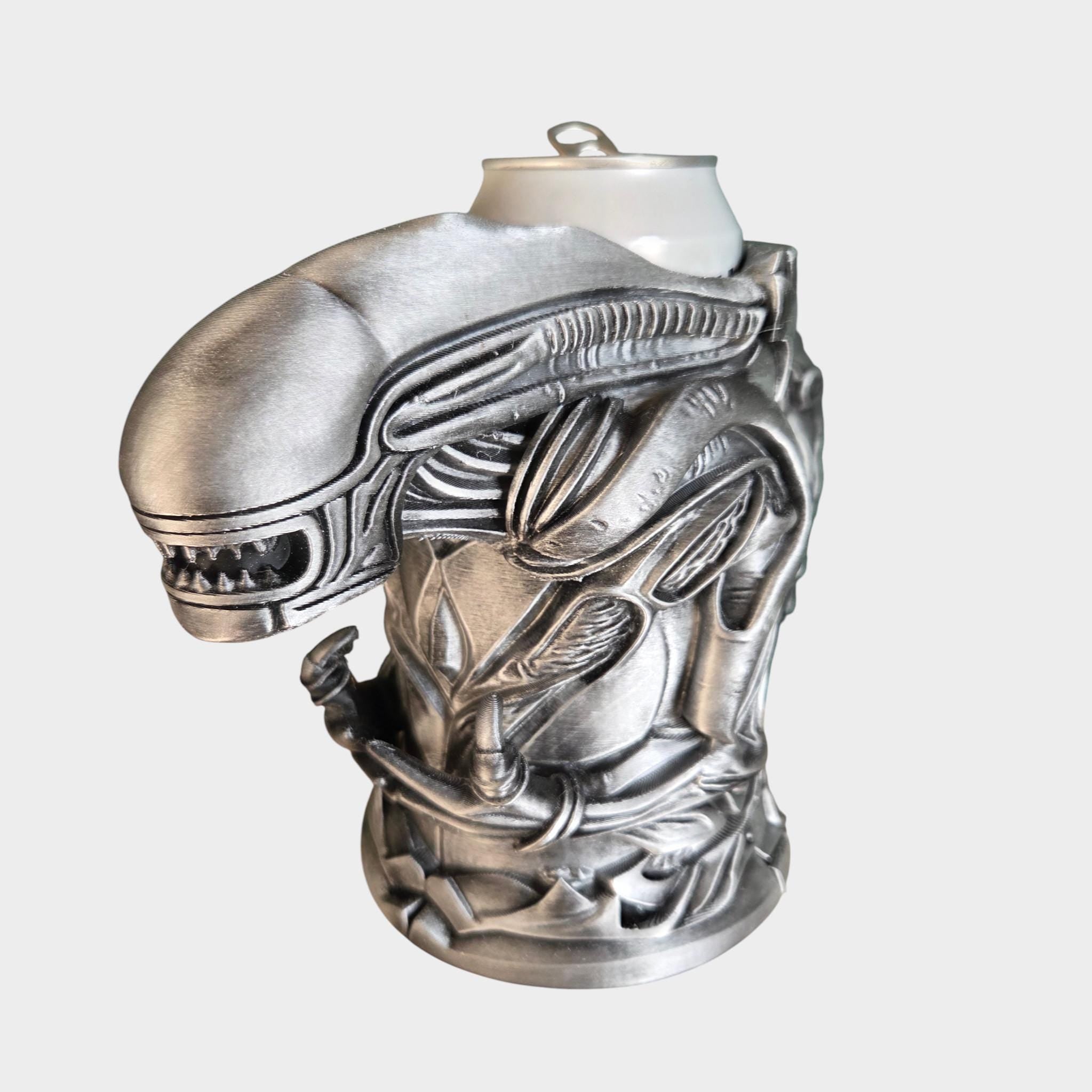 Alien - Xenomorph Can Holder Mug – Fantasy Tankard for 330 ml and 500 ml (12 oz / 16–16.9 oz) Cans | Perfect for DND and Tabletop Gaming