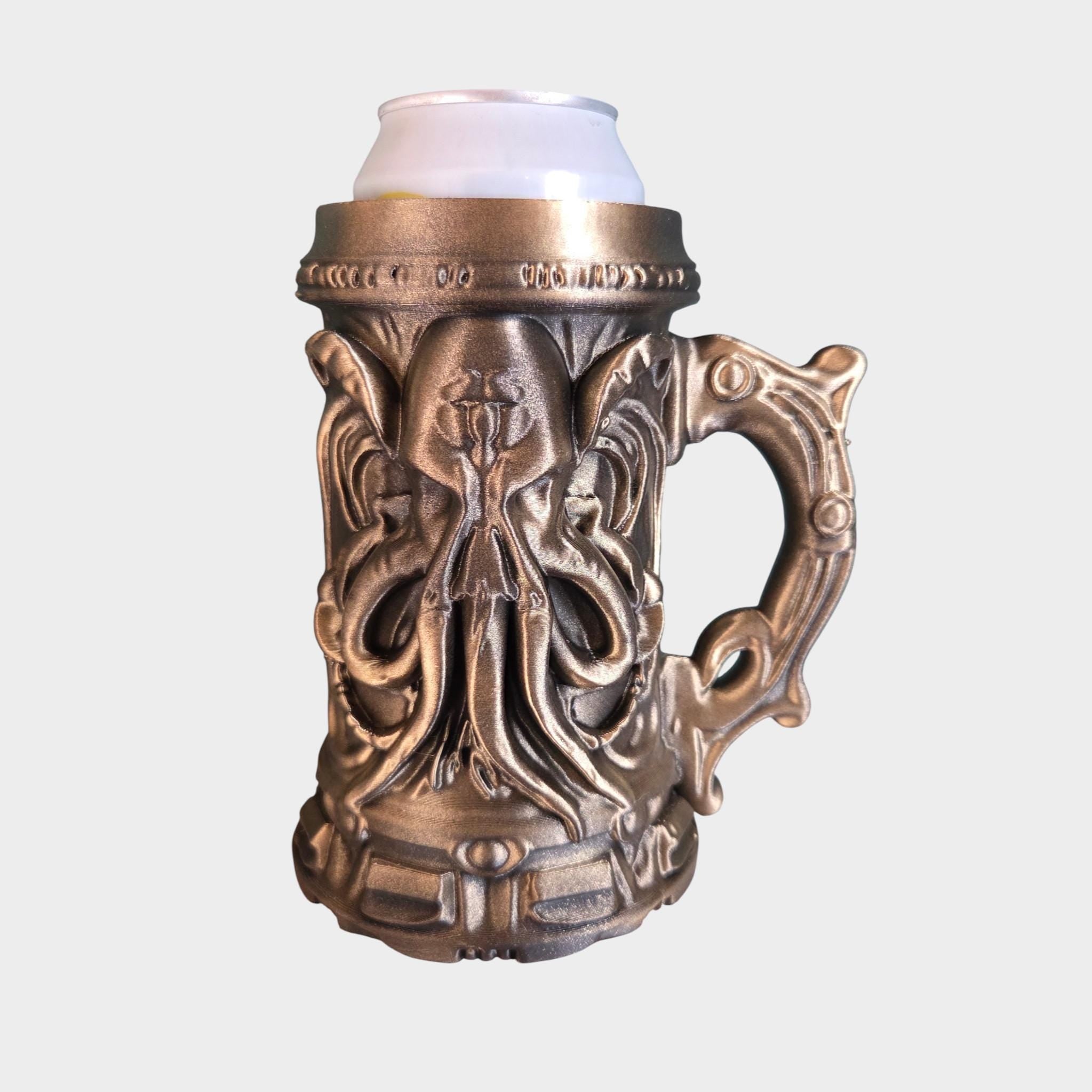Cthulhu Can Holder Mug – Fantasy Tankard for 330 ml and 500 ml (12 oz / 16–16.9 oz) Cans | Perfect for DND and Tabletop Gaming