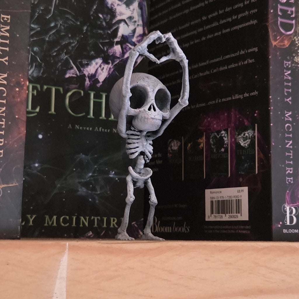 I love you heart - Poseable Skeleton Figurine – Unique 3D Printed Skeleton Decor