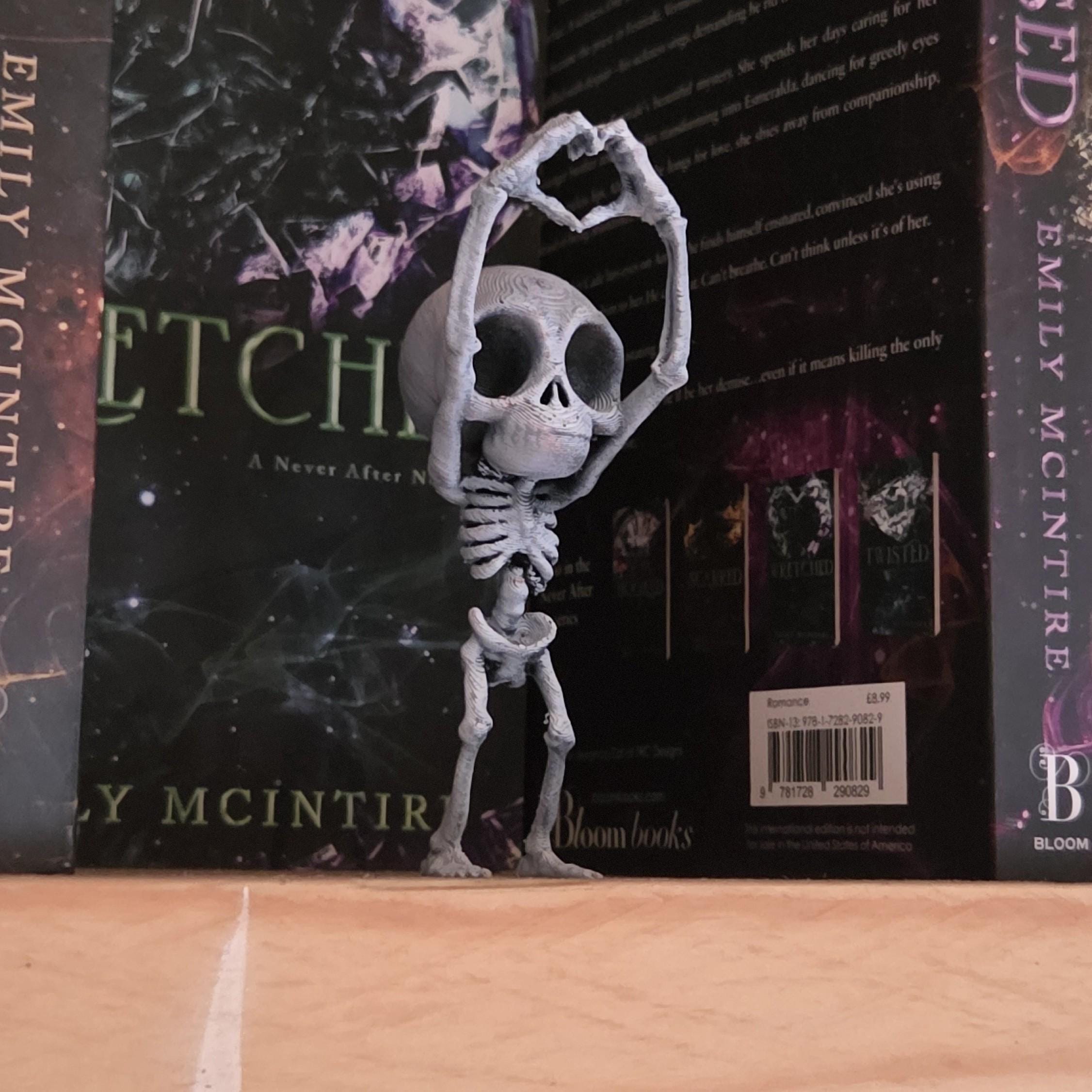 I love you heart - Poseable Skeleton Figurine – Unique 3D Printed Skeleton Decor