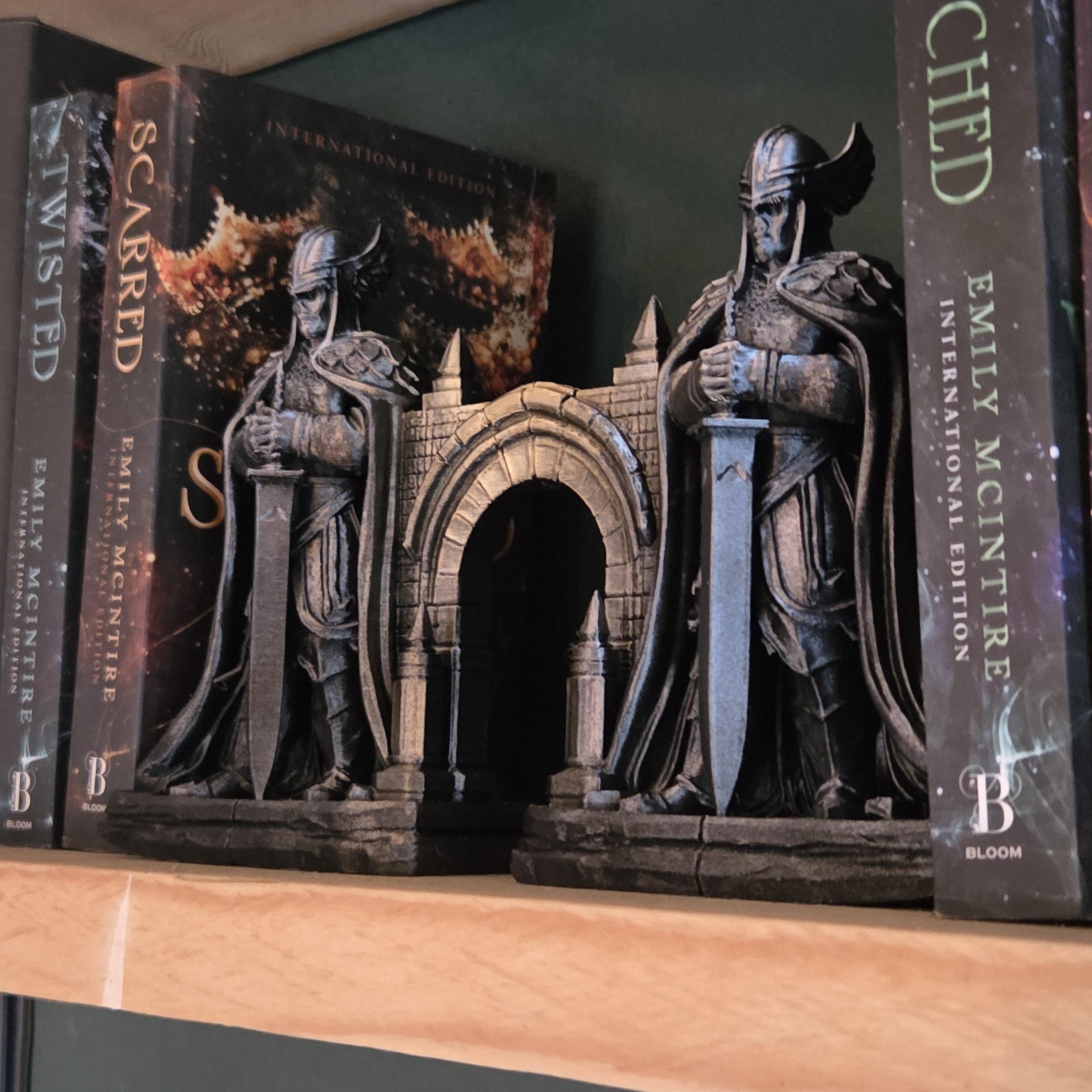 Fantasy Book Nook Archway | Medieval Gate Bookshelf Insert | Knight Guardian Diorama | LOTR Inspired Shelf Decor | 3D Printed Book Nook