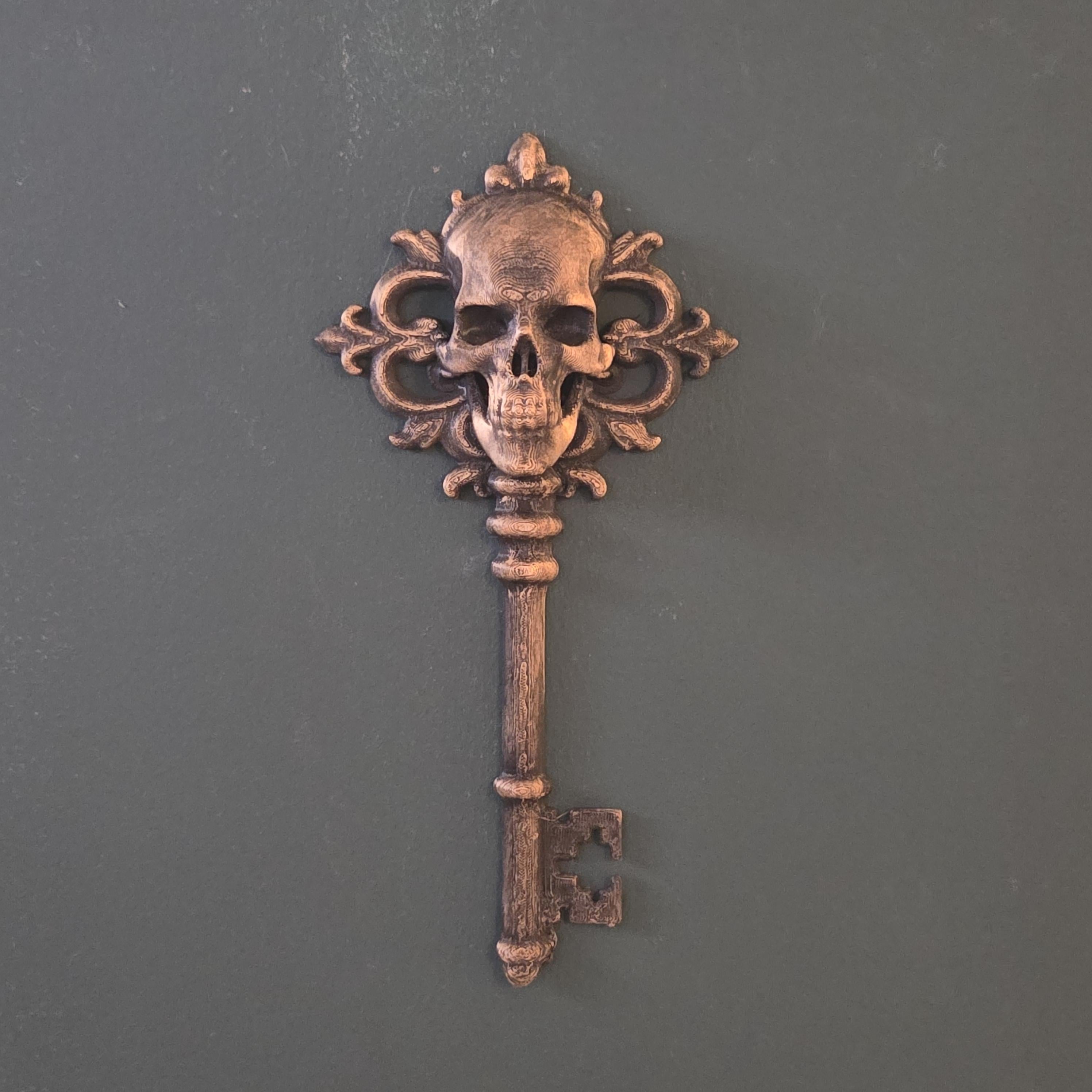 Gothic Skull Key Wall Decor – Skeleton Key Wall Art – Dark Decor – Gothic Home Decor – Skull Ornament – Halloween Decor