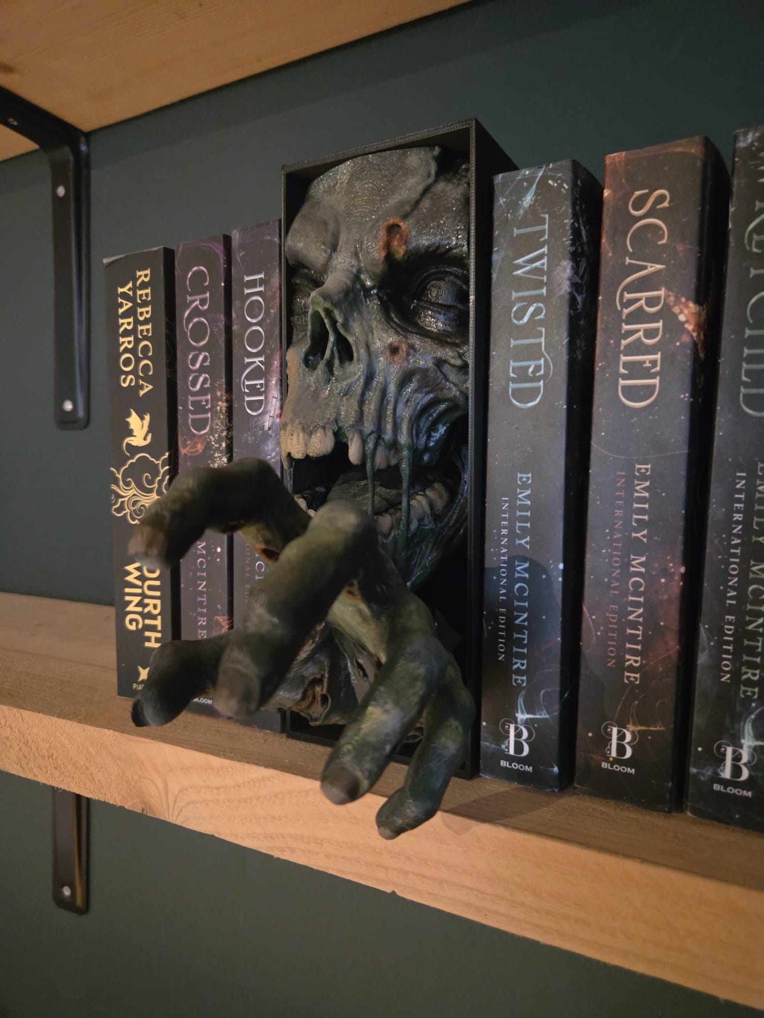 Zombie Book Nook, Horror Bookshelf Decor, Undead Hand Book Insert, Gothic Shelf Decoration, Scary Book Lover Gift