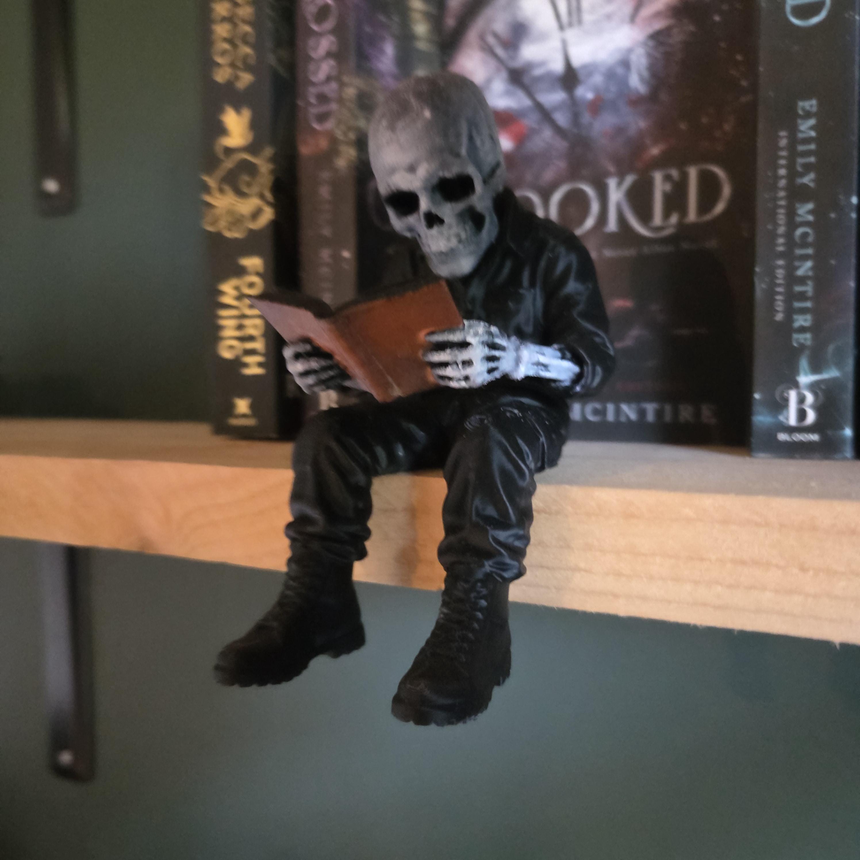 Skeleton Reading Shelf Sitter | Gothic Book Nook Decor | Dark Academia Bookshelf Figurine | Hand Painted 3D Printed Book Lover Gift