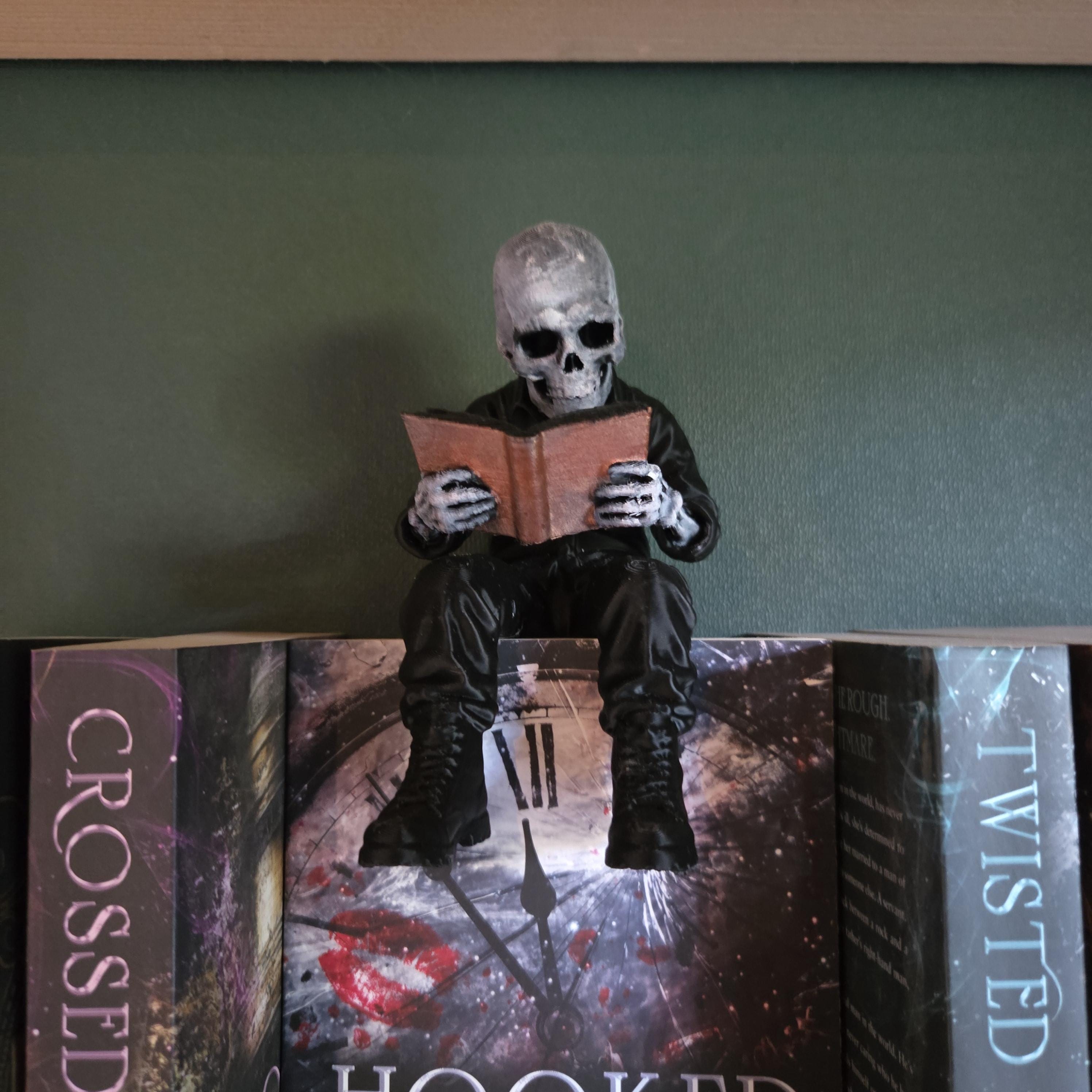 Skeleton Reading Shelf Sitter | Gothic Book Nook Decor | Dark Academia Bookshelf Figurine | Hand Painted 3D Printed Book Lover Gift