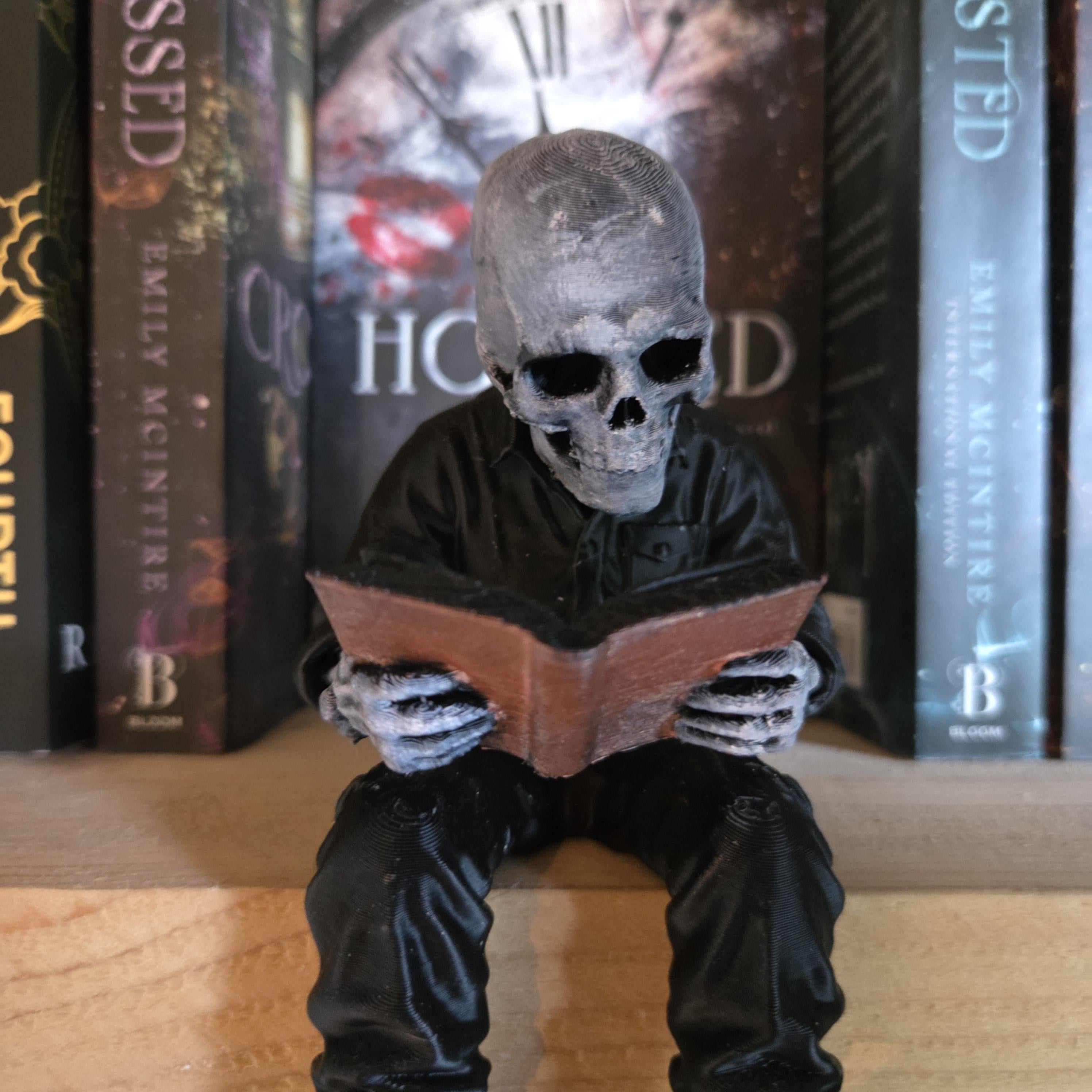 Skeleton Reading Shelf Sitter | Gothic Book Nook Decor | Dark Academia Bookshelf Figurine | Hand Painted 3D Printed Book Lover Gift