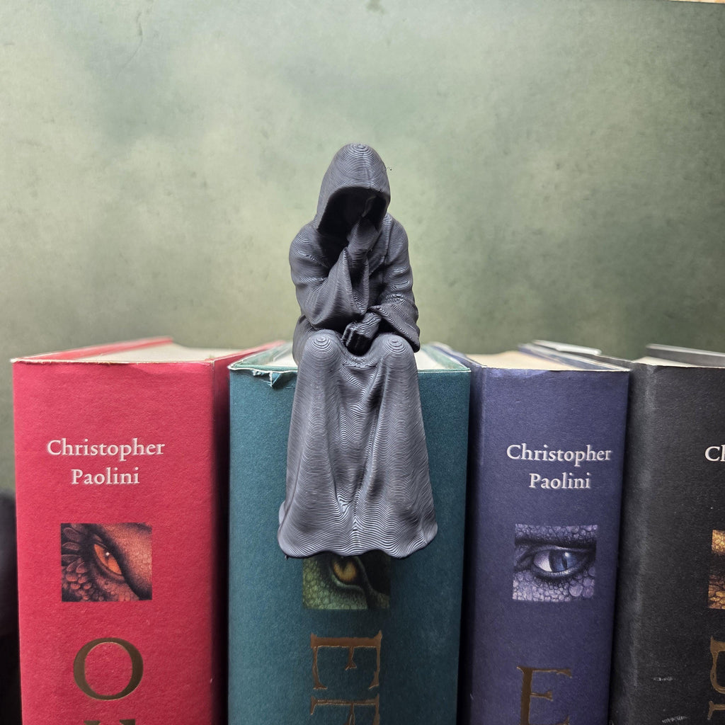 Hooded Thinker Shelf Sitter – Mysterious Gothic Bookshelf Decor – Dark Academia Figurine – Fantasy Book Lover Gift – Reading Nook Decor