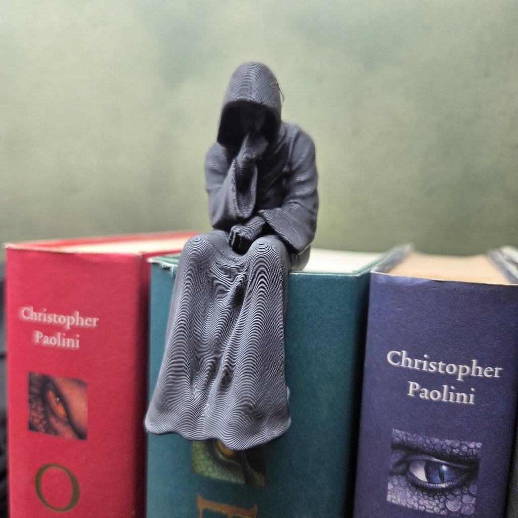 Hooded Thinker Shelf Sitter – Mysterious Gothic Bookshelf Decor – Dark Academia Figurine – Fantasy Book Lover Gift – Reading Nook Decor