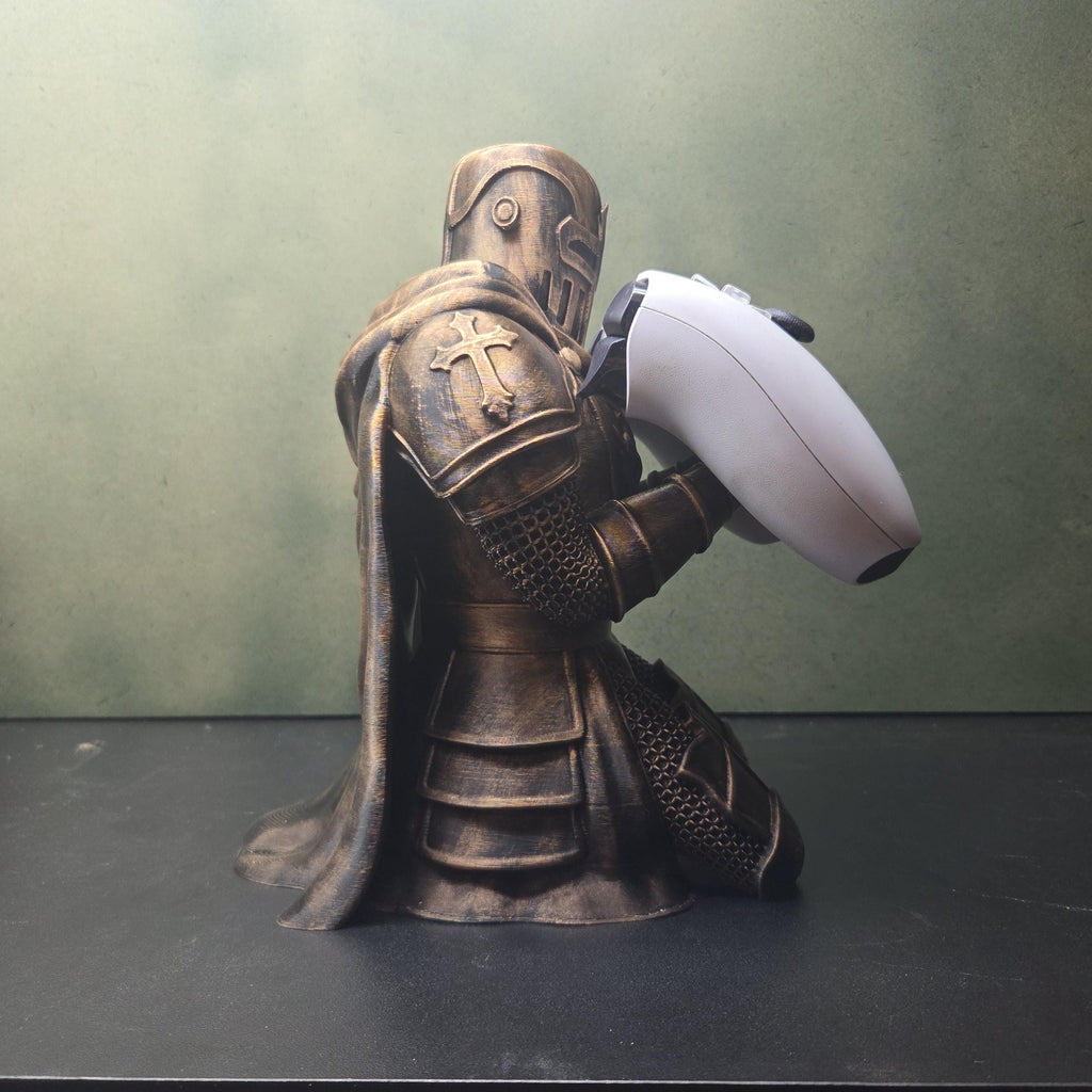 Knight Controller Holder – Medieval Gamepad Stand – Fantasy Gaming Decor – Gamer Gift – Controller Display Stand