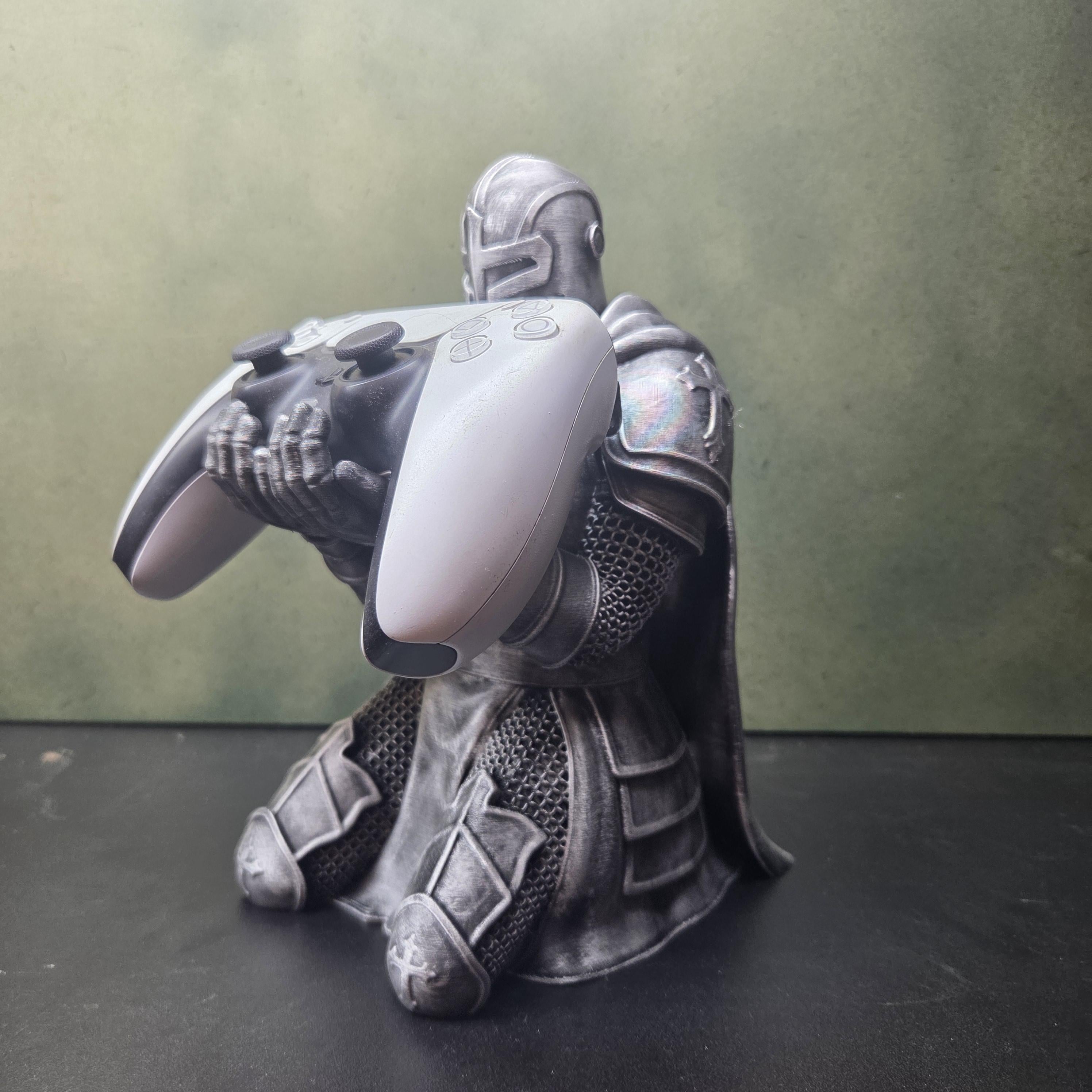 Knight Controller Holder – Medieval Gamepad Stand – Fantasy Gaming Decor – Gamer Gift – Controller Display Stand