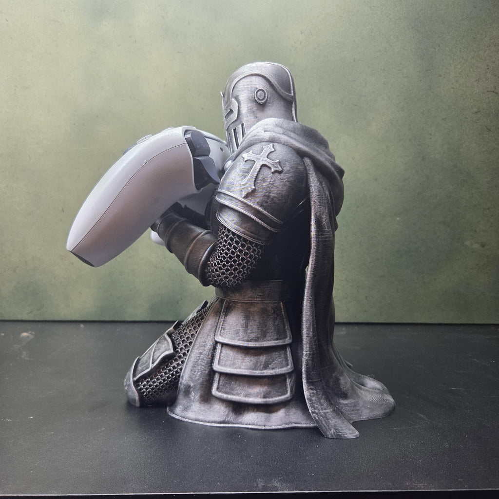 Knight Controller Holder – Medieval Gamepad Stand – Fantasy Gaming Decor – Gamer Gift – Controller Display Stand