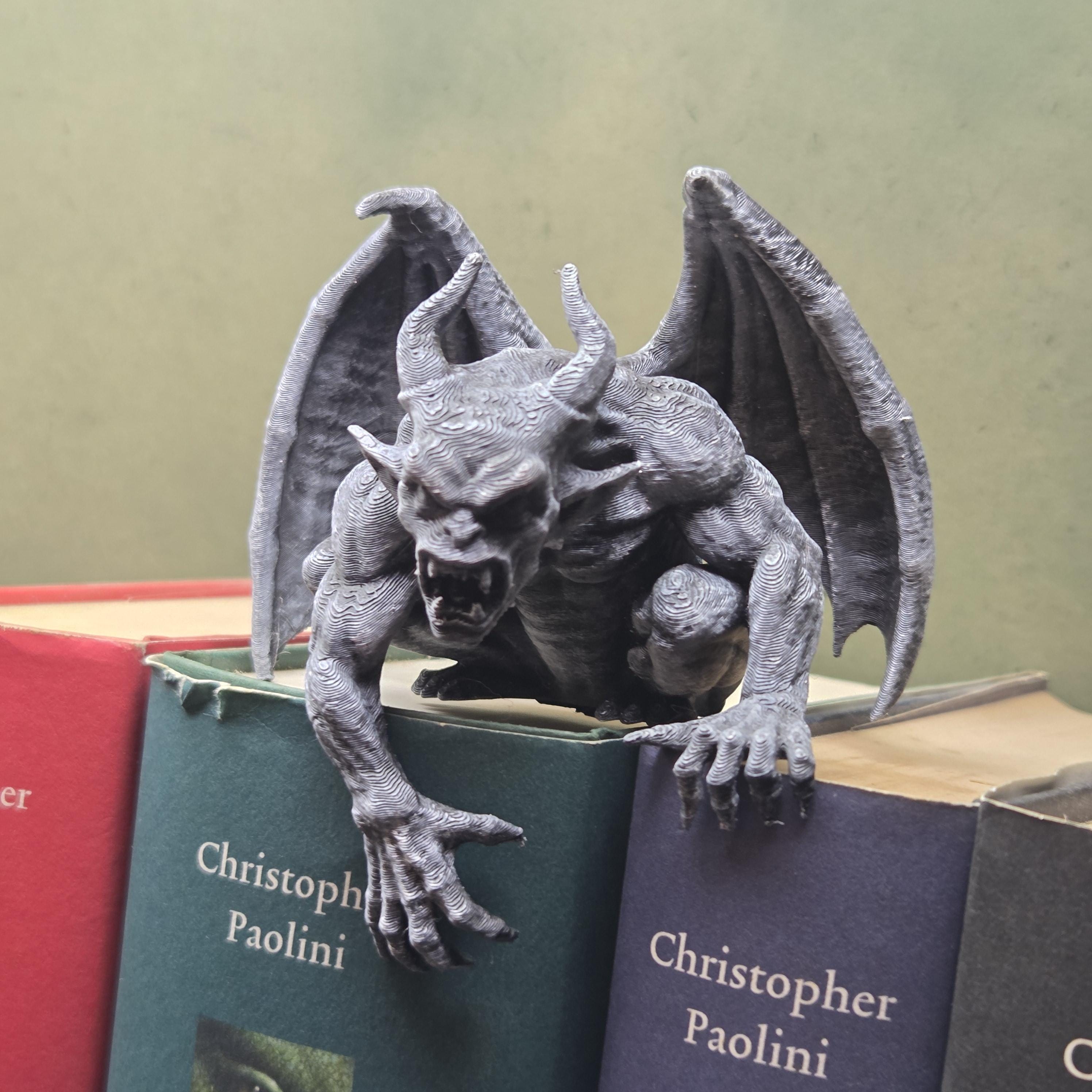 Gargoyle Shelf Sitter, Gothic Bookshelf Decor, Gargoyle Book Guardian, Dark Academia Decor, Fantasy Shelf Decoration, 3D Printed Statue