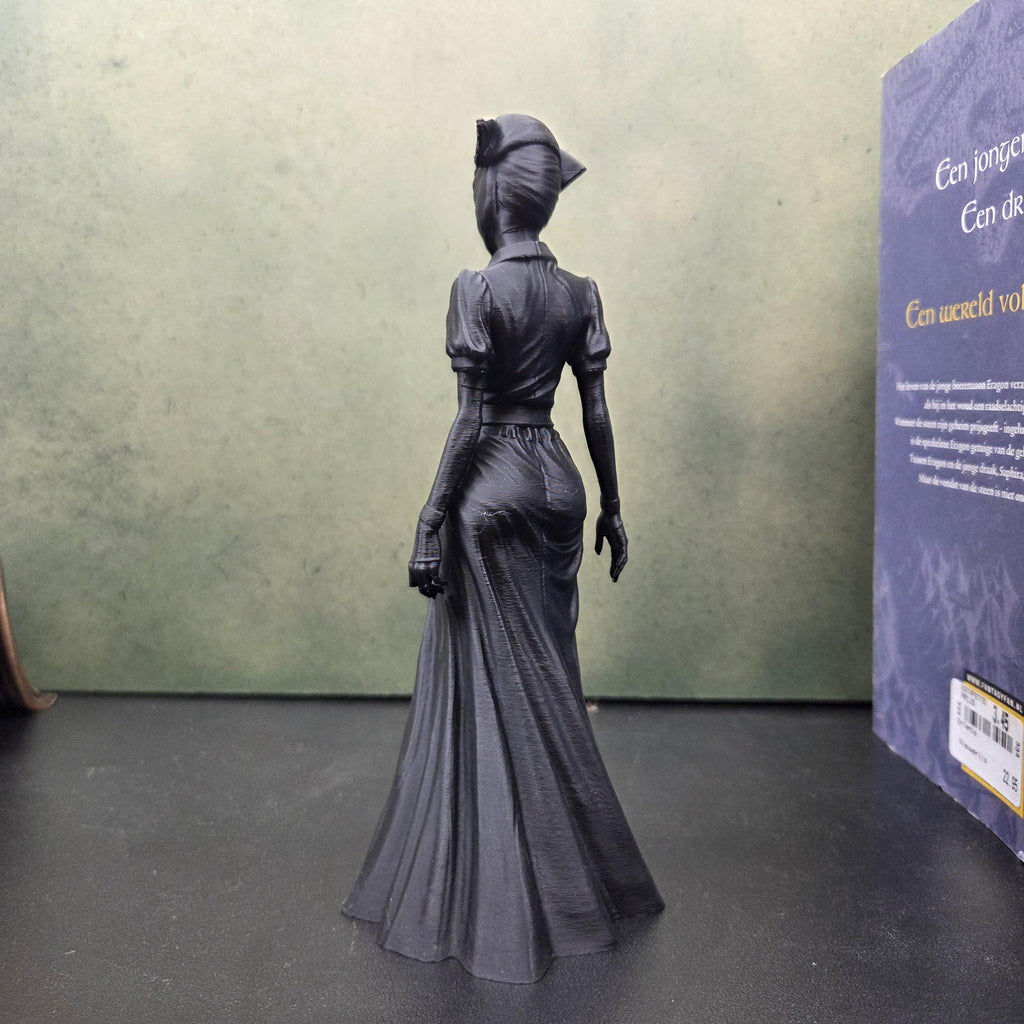 Gothic nurse Woman Statue, Gothic Figurine, Dark Fantasy Decor, Faceless Lady Sculpture, Creepy Elegant Decor, Horror Shelf Decor