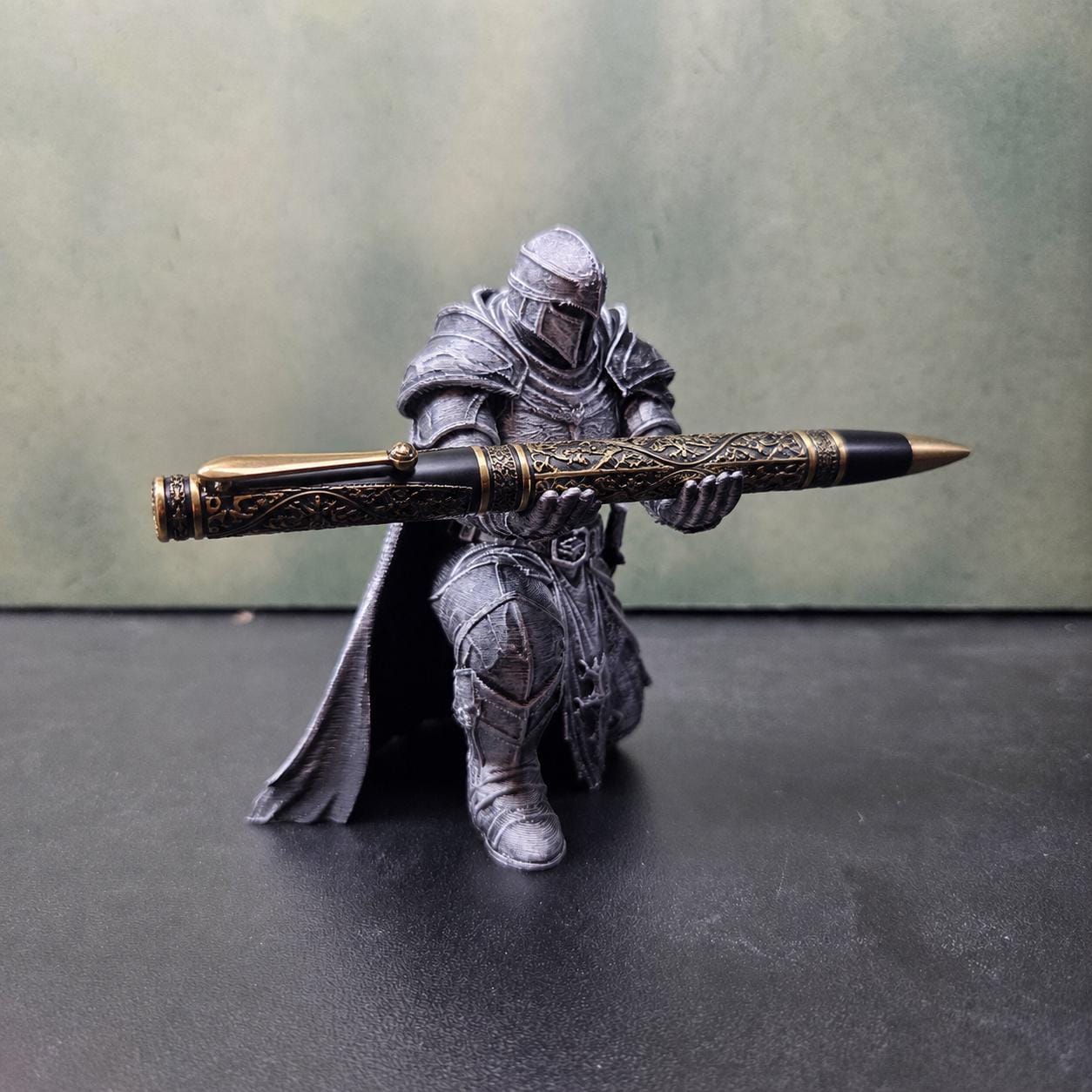 Medieval Knight Pen Holder, Armored Knight Desk Decor, Fantasy Pen Stand, Gothic Office Decor, Medieval Gift, Desk Organizer, Knight Statue
