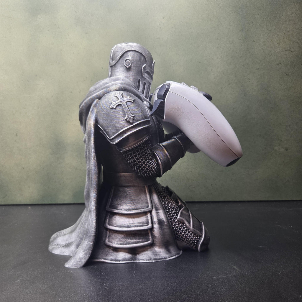 Knight Controller Holder – Medieval Gamepad Stand – Fantasy Gaming Decor – Gamer Gift – Controller Display Stand